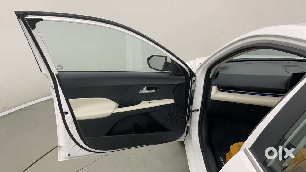Hyundai Verna 1.5 Sx Petrol Mt, 2023, Petrol