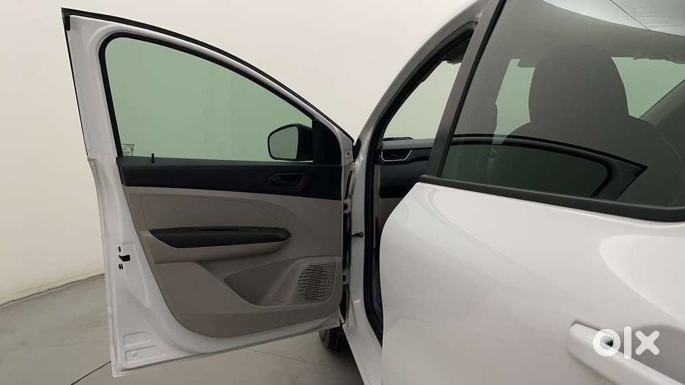 Renault Triber Rxt, 2023, Petrol