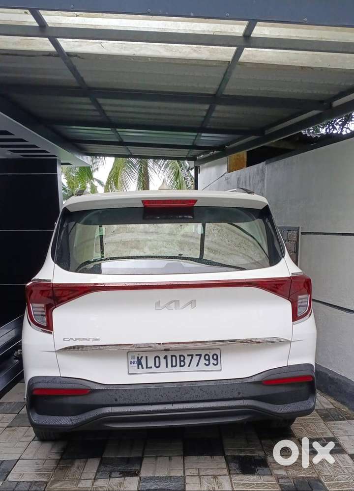 Kia Carens 2024 Petrol Well Maintained