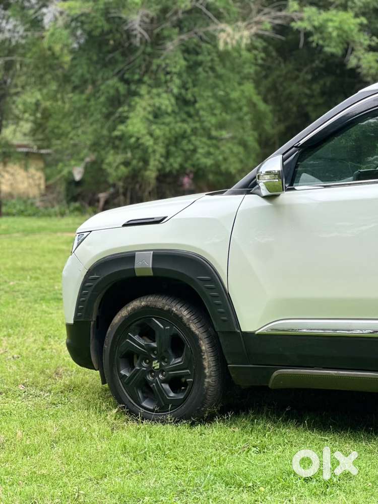 Maruti Suzuki Brezza 1.5 Zxi At Smart Hybrid Dual Tone, 2022, Petrol