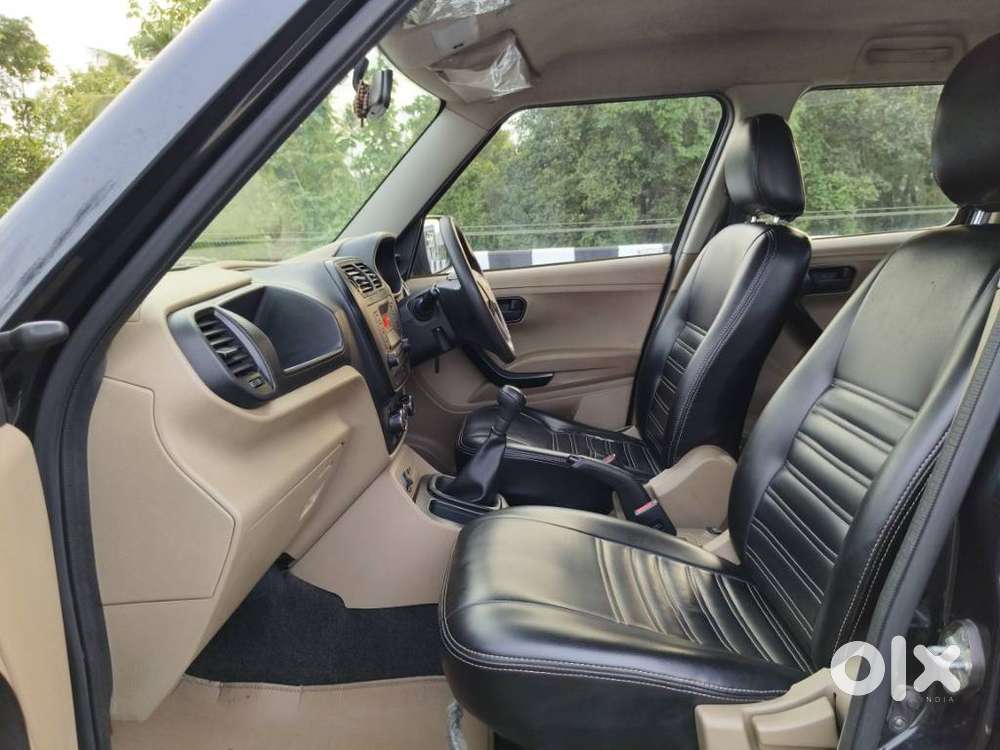 Mahindra Tuv 300 T6 Plus, 2017, Diesel