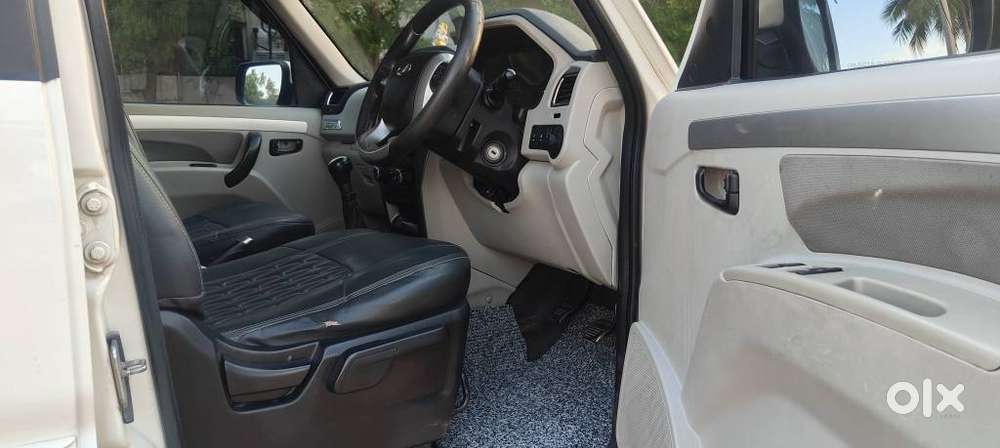 Mahindra Scorpio S10 8 Seater, 2015, Diesel