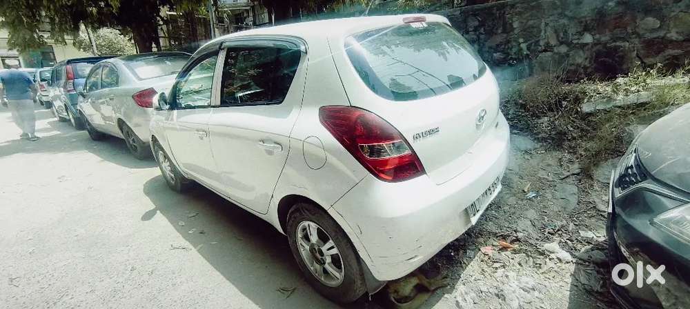 Hyundai I20 2011 November, Cng & Hybrids 98500 Km Driven, Family Car