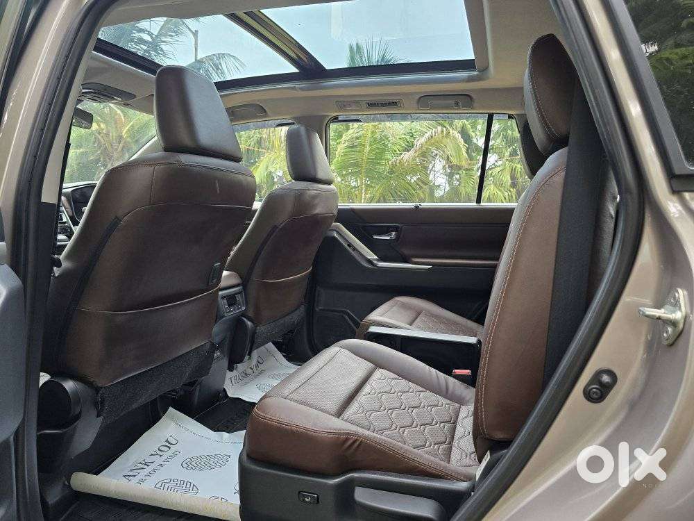 Toyota Innova Hycross 2.0 Zx (o) Hybrid 7 Str, 2024, Petrol