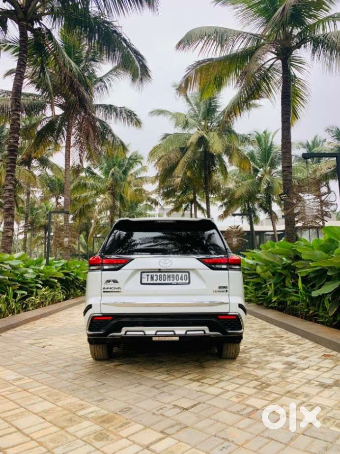 Toyota Innova Hycross 2.0 Zx (o) Hybrid 7 Str, 2025, Cng & Hybrids