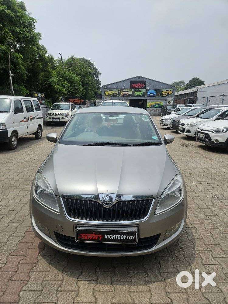 Skoda Rapid 1.5 Tdi At Ambition With Alloy Wheel, 2015, Diesel