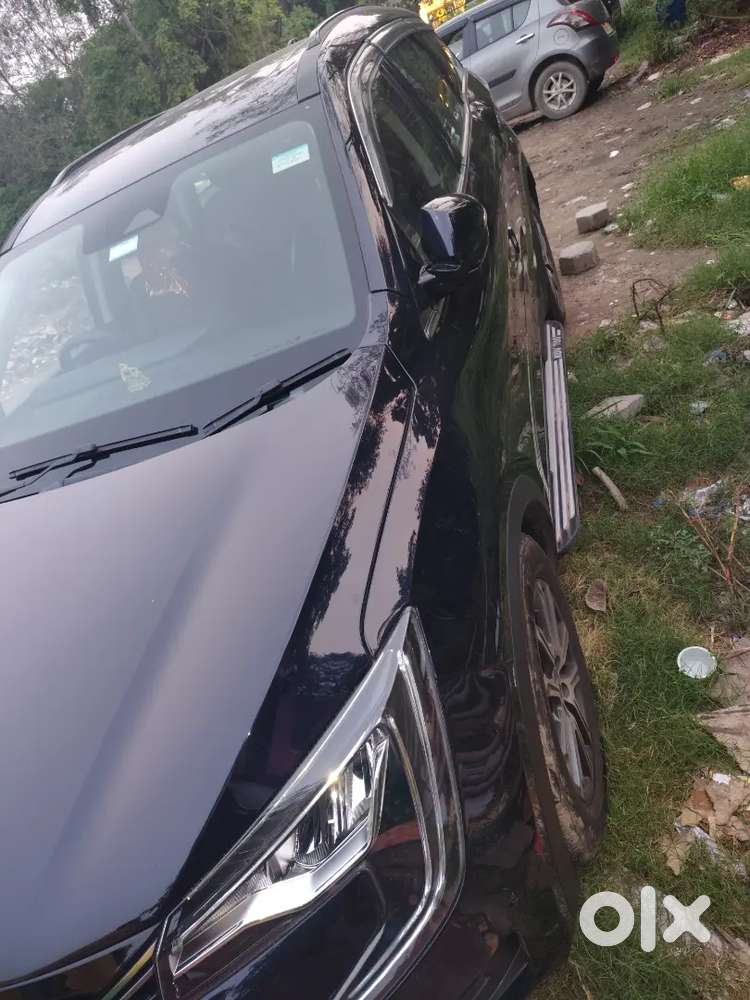 Mahindra Xuv700 2024 Diesel Well Maintained
