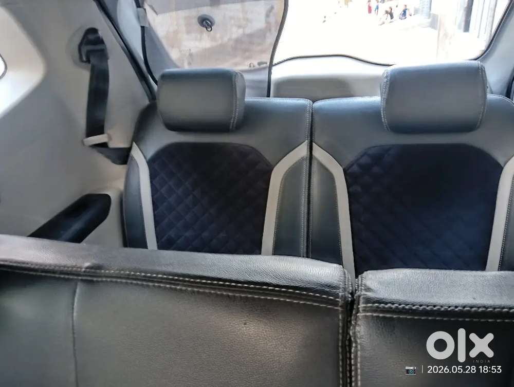 7 Seater Car, Showroom Condition