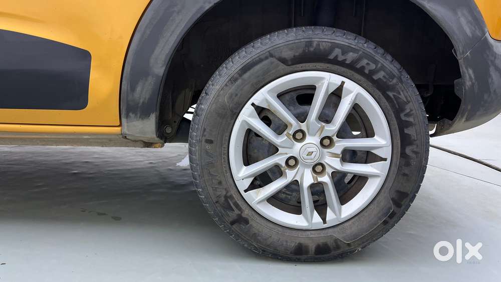 Renault Triber Rxt Easy-r Amt, 2023, Petrol