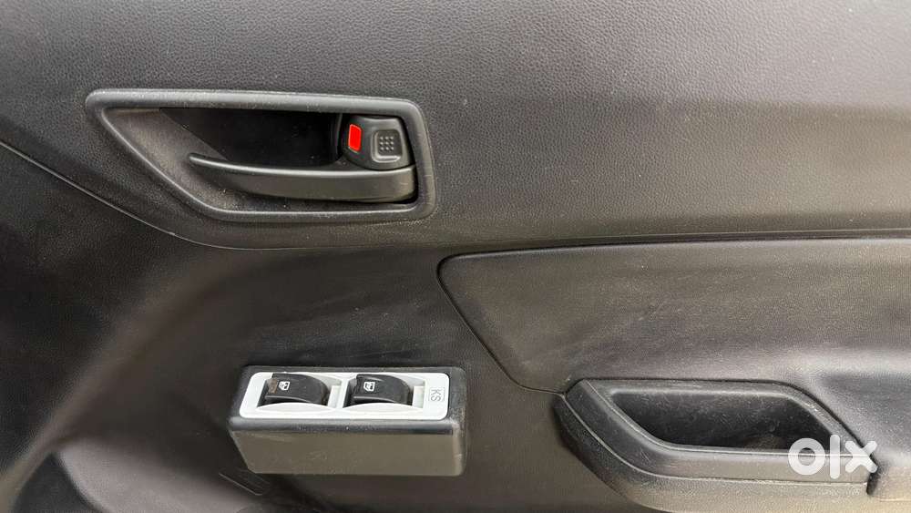 Maruti Suzuki Swift Vvt Lxi, 2023, Petrol