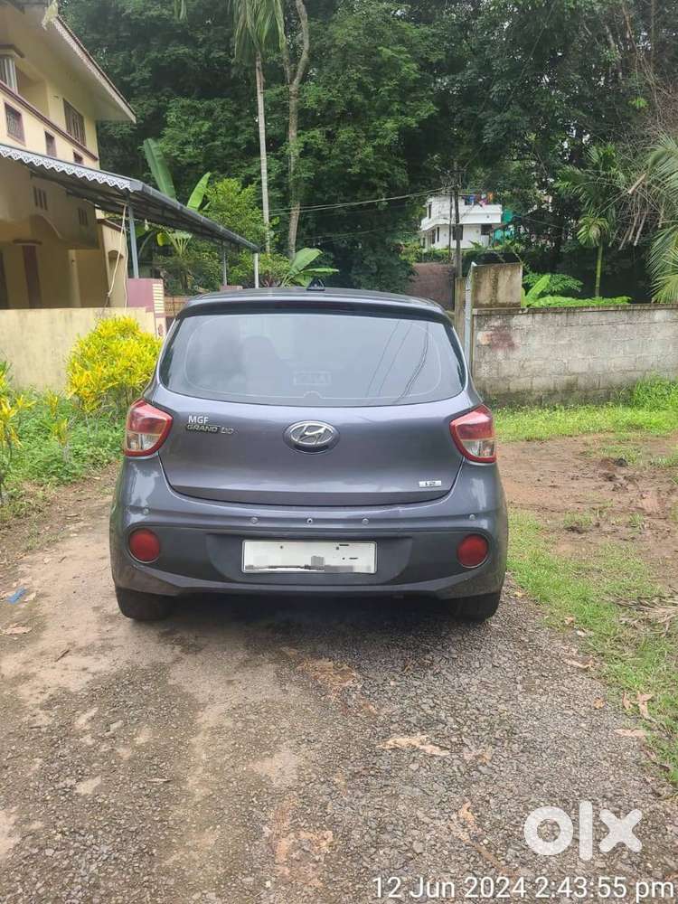 Hyundai Grand I10 2017 Petrol 67000 Km Driven