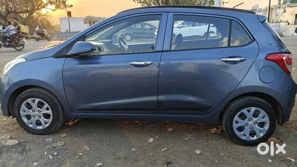 Hyundai Grand I10 2015 Diesel 61000 Km Driven