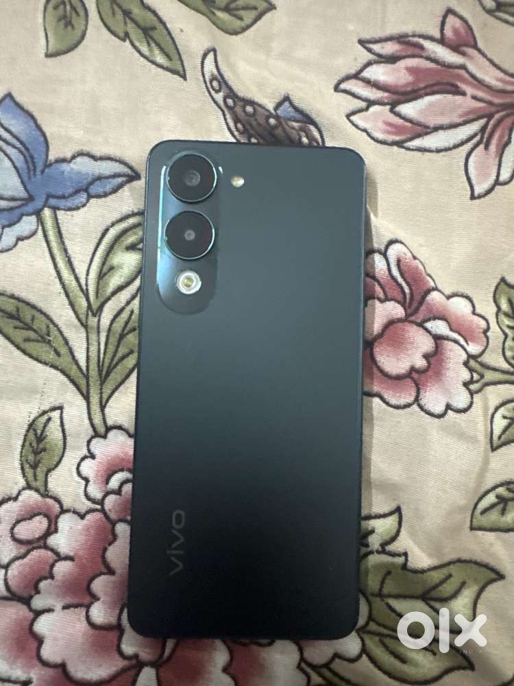 Vivo y19e 4/64 months mobile for slae
