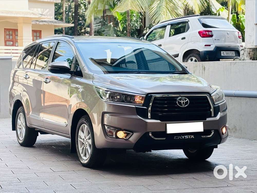 Toyota Innova Crysta [2020-ongoing] 2.4 Gx 8 Str, 2022, Diesel