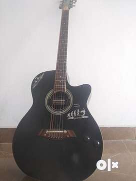 Second hand store guitar olx