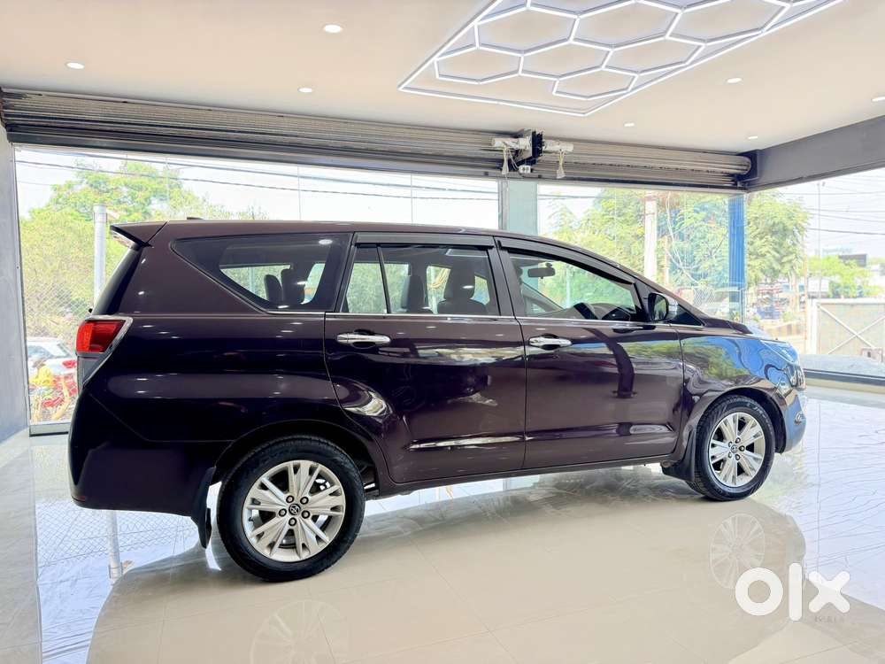 Toyota Innova Crysta 2.8 Zx At 7 Seater, 2016, Diesel