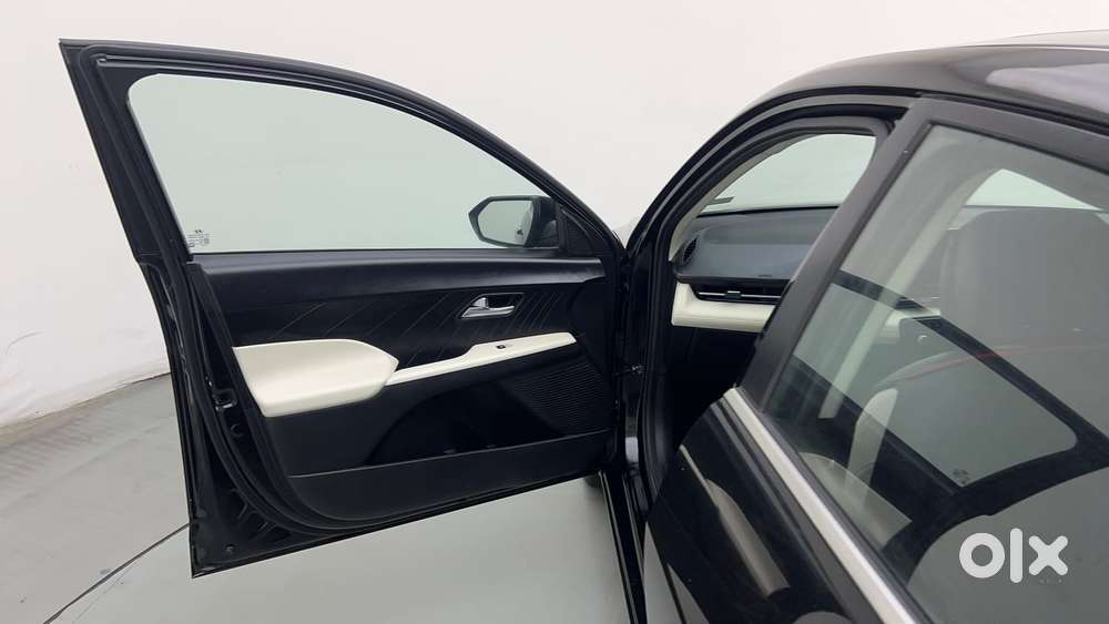 Hyundai Verna 1.5 Sx Petrol Mt, 2023, Petrol