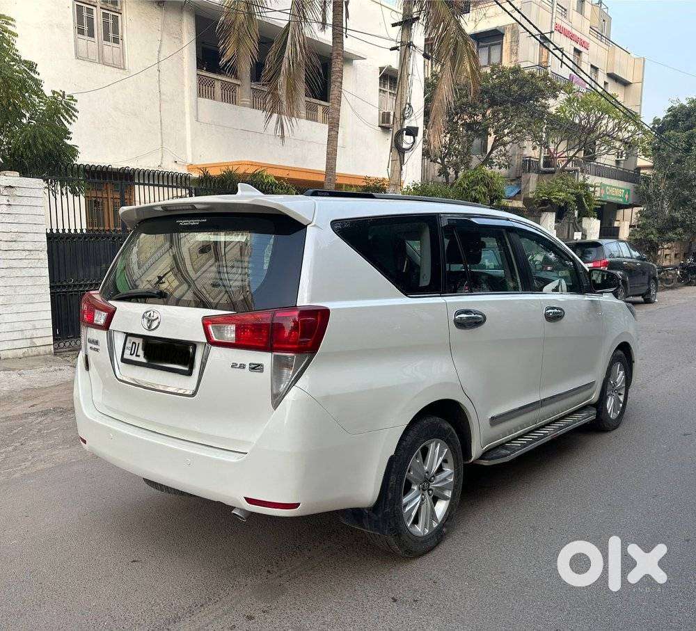 Toyota Innova Crysta