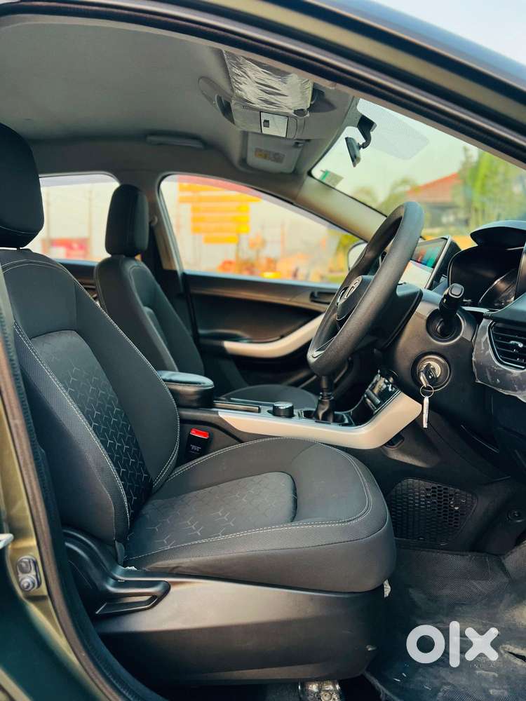 Tata Nexon, 2022, Petrol