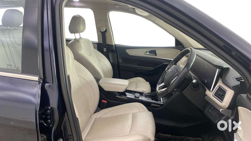 Mahindra Xuv700 2.0 Ax 7 Petrol At Luxury Pack Str, 2022, Petrol