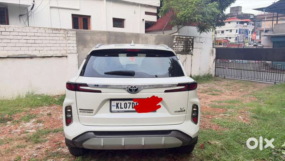 Toyota Hyryder V Hybrid [top Variant]