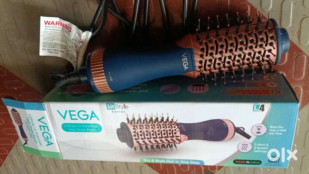 VEGA Listyle L4 Volumizer Hair Dryer Brush (Brand New)
