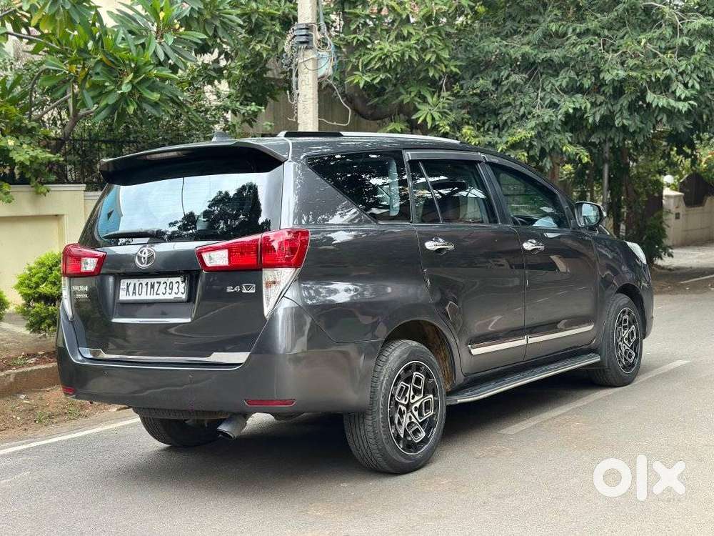 Toyota Innova Crysta 2.4 V 7 STR, 2016, Diesel