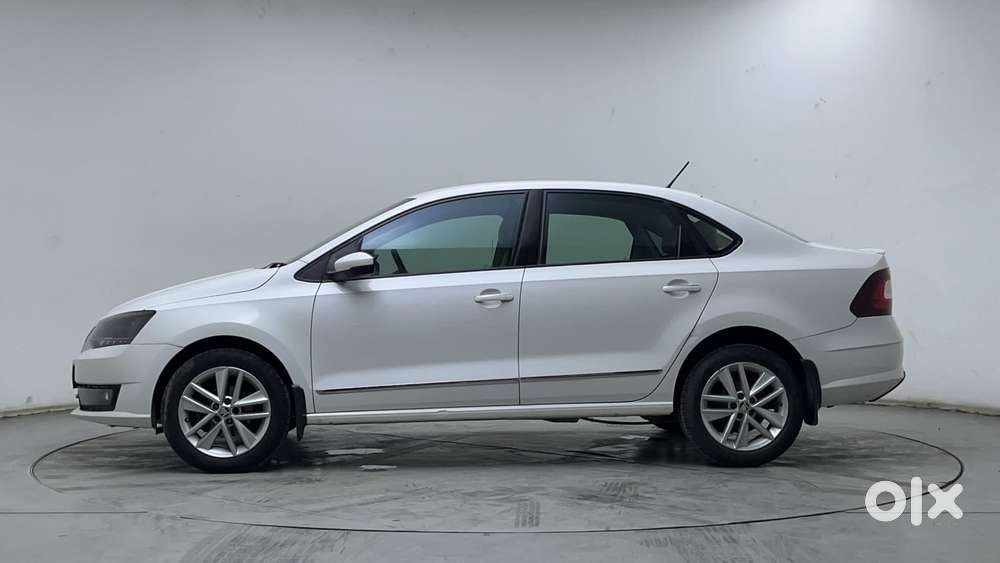 Skoda Rapid 1.5 Tdi Style/1.5 At Style, 2021, Petrol