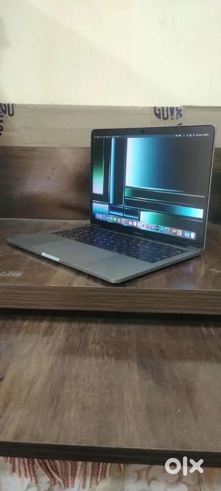 Macbook Pro 2017 i5 Processor 8GB RAM 128GB SSD Retina Display Mint Co