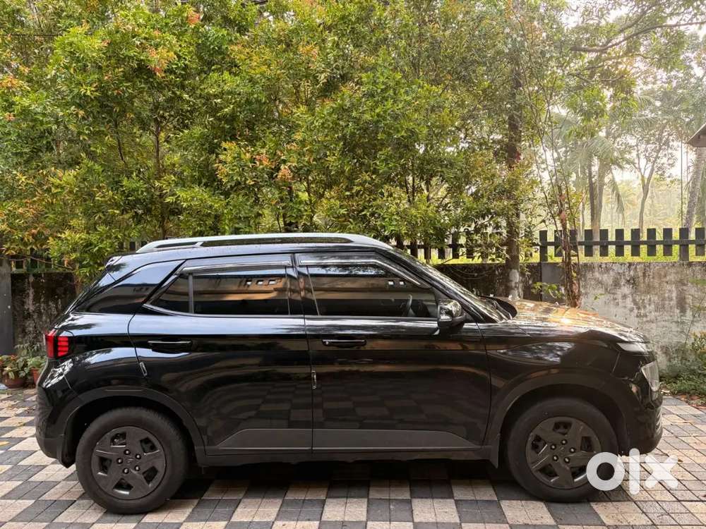 Hyundai Venue 2024 Diesel Well Maintained