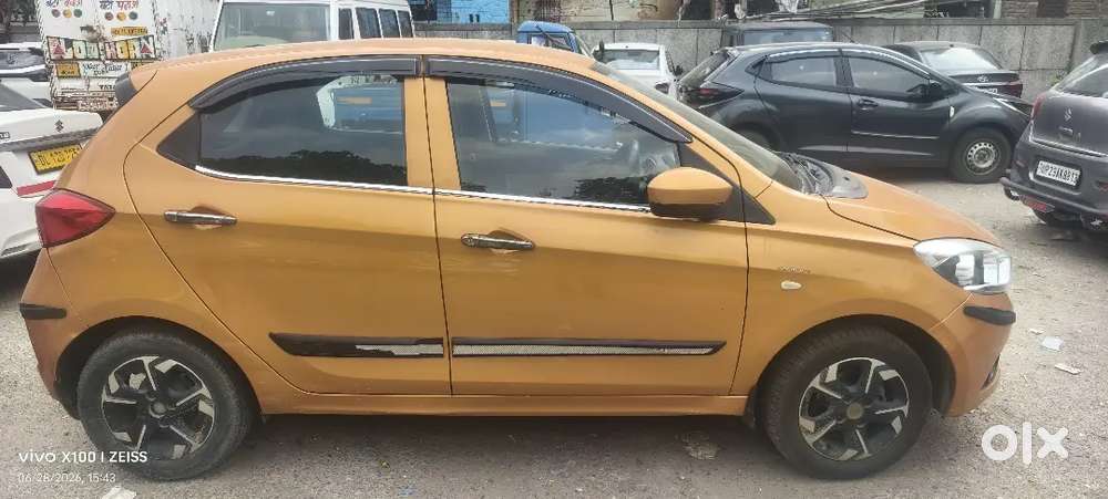 Hi I Am Sell My Tata Tiago Xt Model Koi Bhi Faltu Ka Message Na Karen