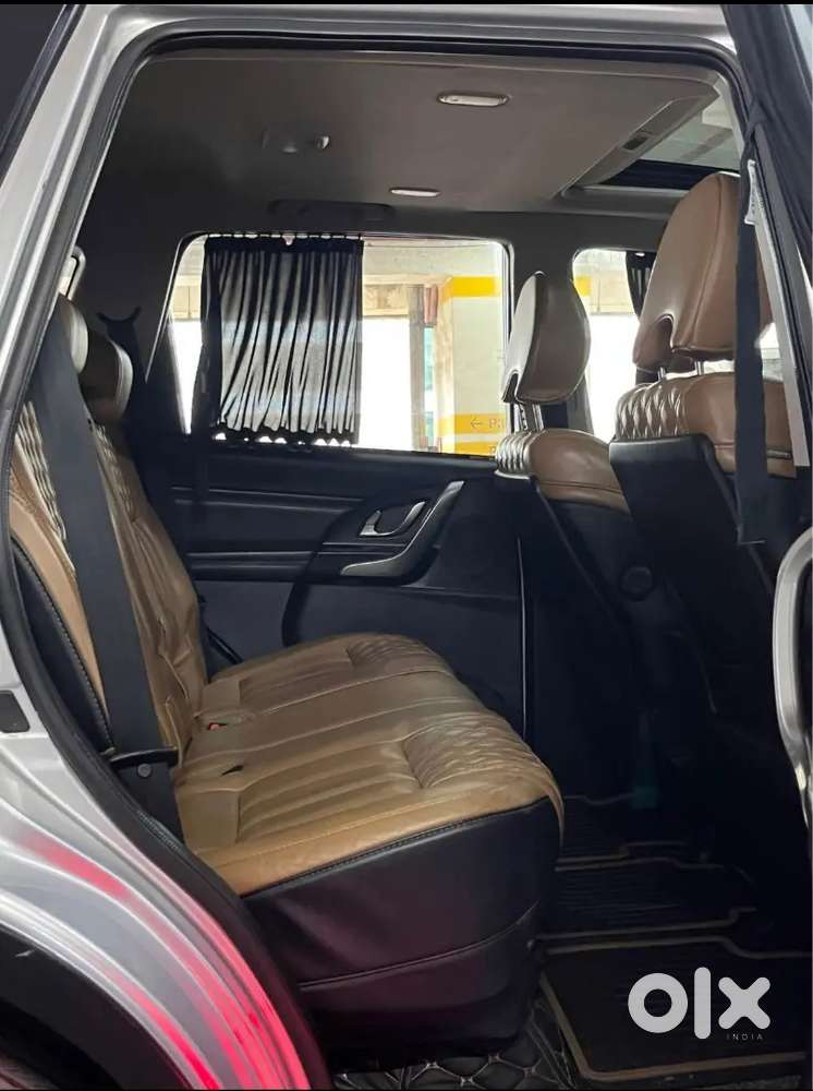 Xuv 500 W11 (o) At (2019)