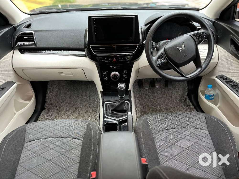 Mahindra Xuv 3xo, 2025, Petrol
