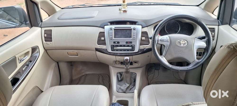 Toyota Innova 2.5 Zx 7 Str Bs-iv, 2014, Diesel
