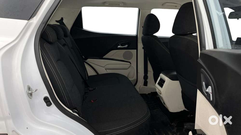 Mahindra Xuv 3xo Ax5 1.5 Diesel Autoshift Plus, 2024, Diesel