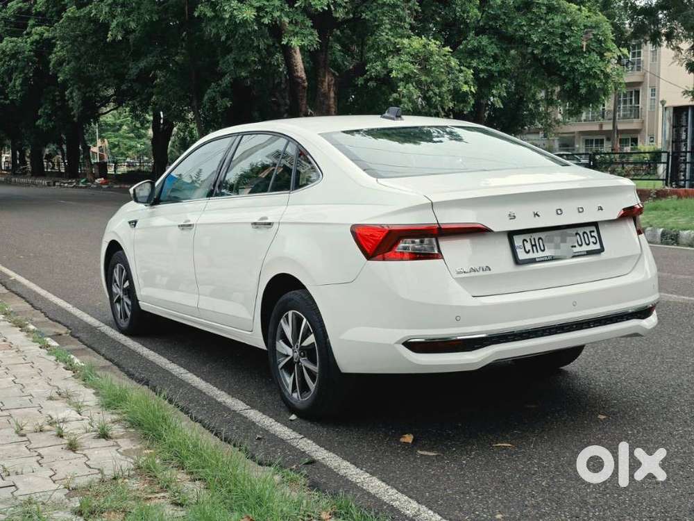 Skoda Slavia 1.0 Tsi Style At, 2023, Petrol