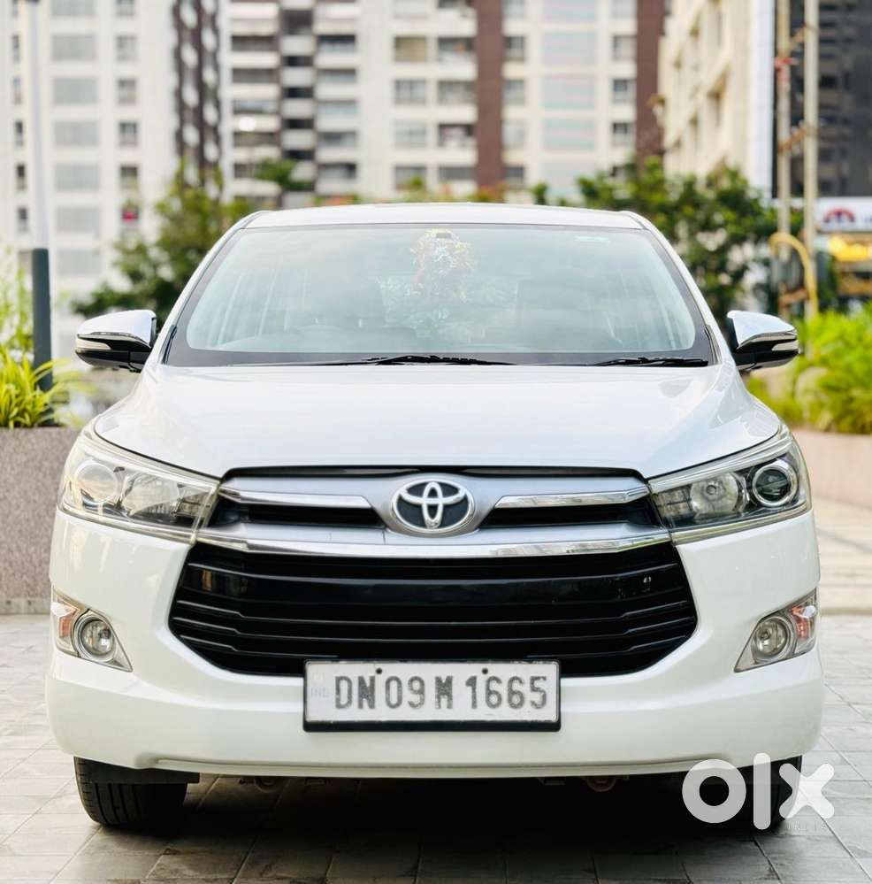 Toyota Innova Crysta 2.8z Automatic, 2017, Diesel