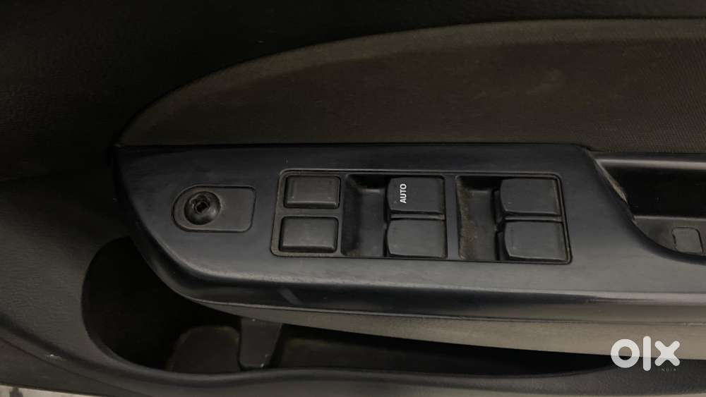 Maruti Suzuki Swift 2011-2014 Vxi, 2013, Petrol