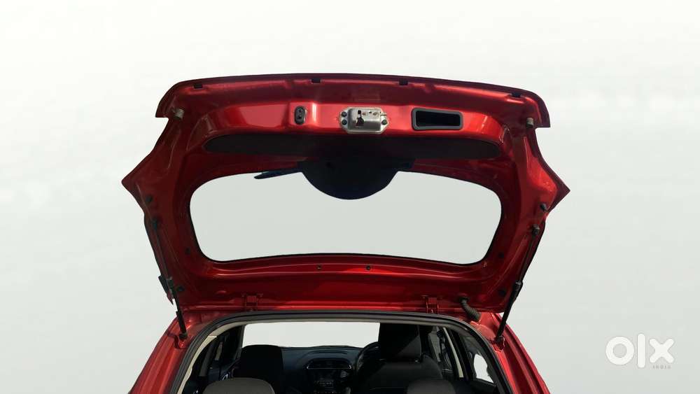 Tata Tiago 1.2 Revotron Xza, 2018, Petrol