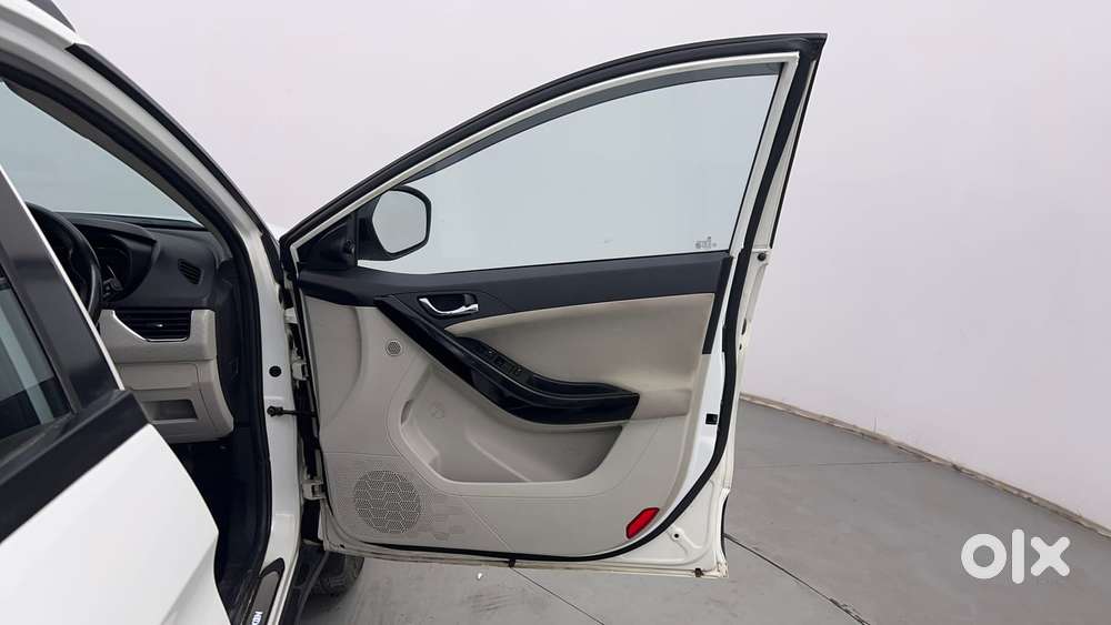 Tata Nexon 1.5 Revotorq Xz Plus Hs Dual Tone, 2022, Diesel