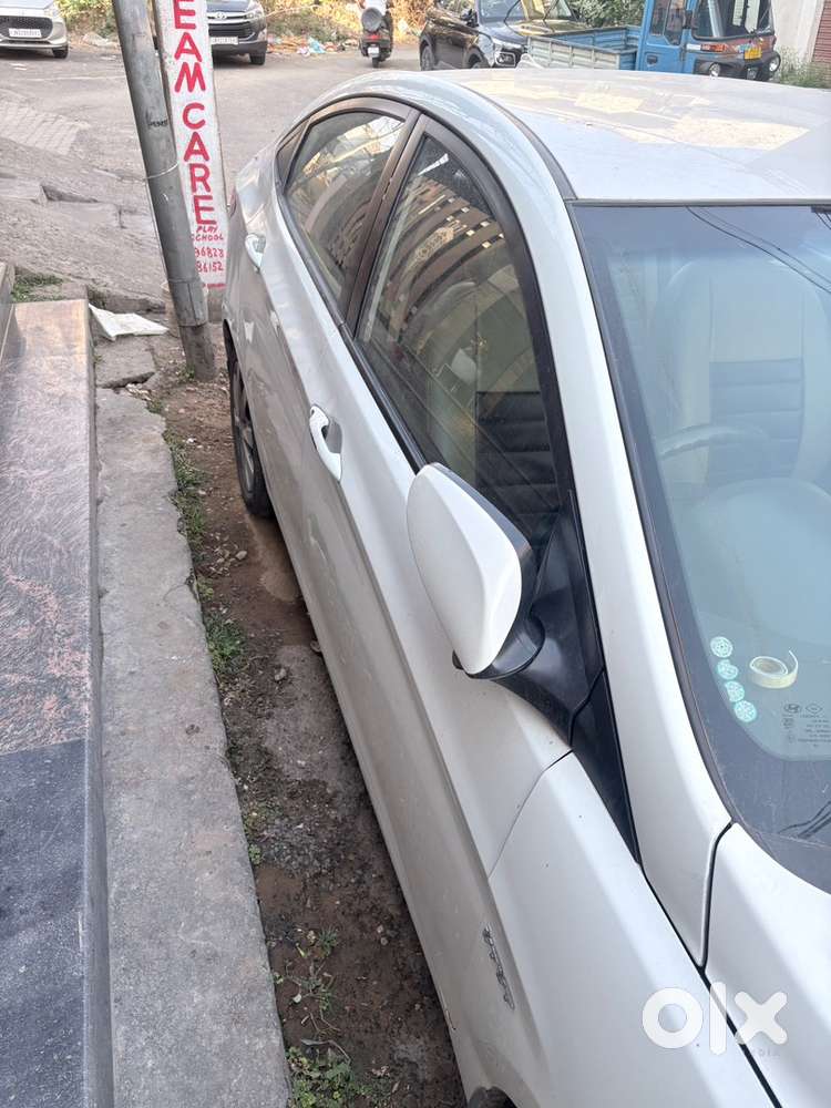 Hyundai Verna Petrol 2013