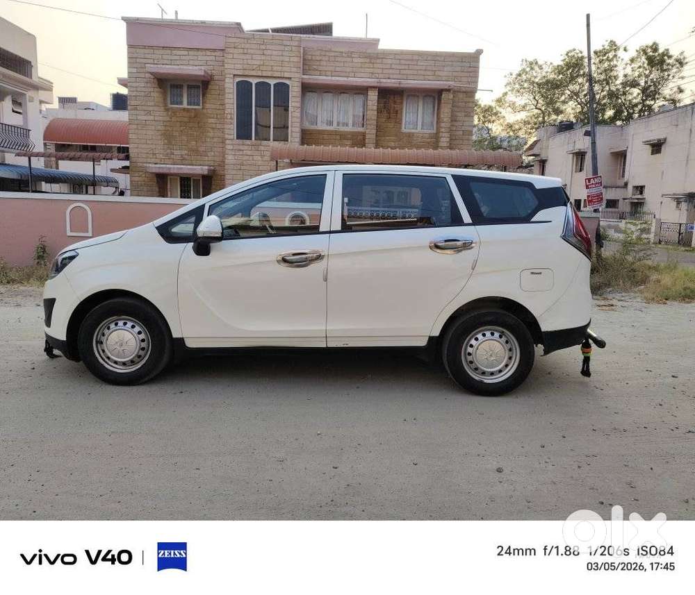 Mahindra Marazzo M2, 2022