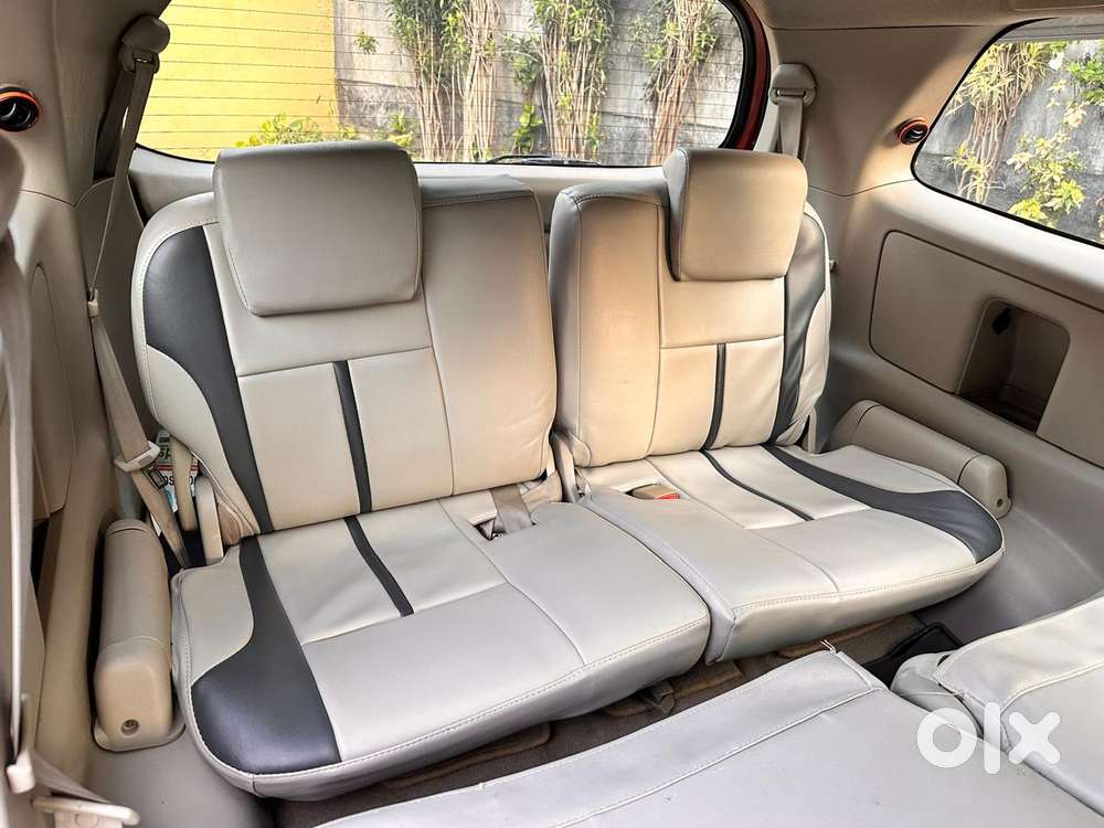Toyota Innova 2004-2011 2.5 V Diesel 8-seater, 2010, Diesel