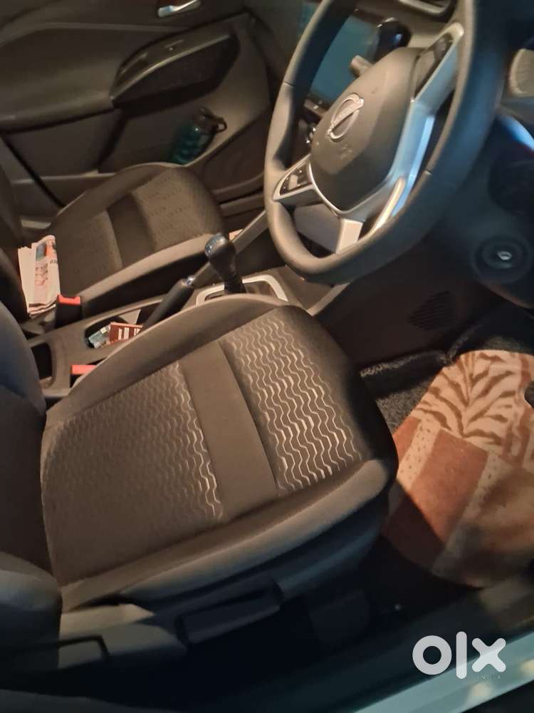 Nissan Magnite 1.0 Xv Premium, 2025, Petrol