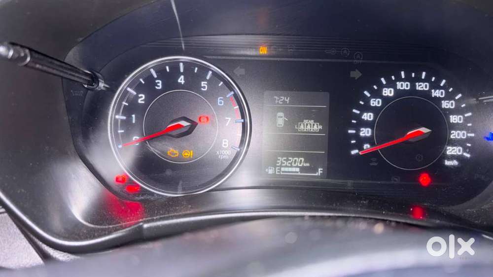 Maruti Swift Vxi Optional 2024