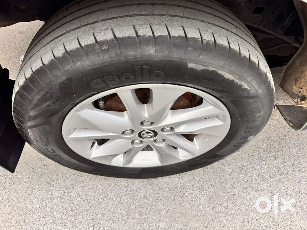 Toyota Innova Crysta 2.4 V 7 Str, 2016, Diesel
