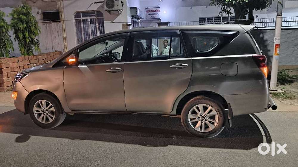 Toyota Innova Crysta 2.4 G Mt, 2016, Diesel