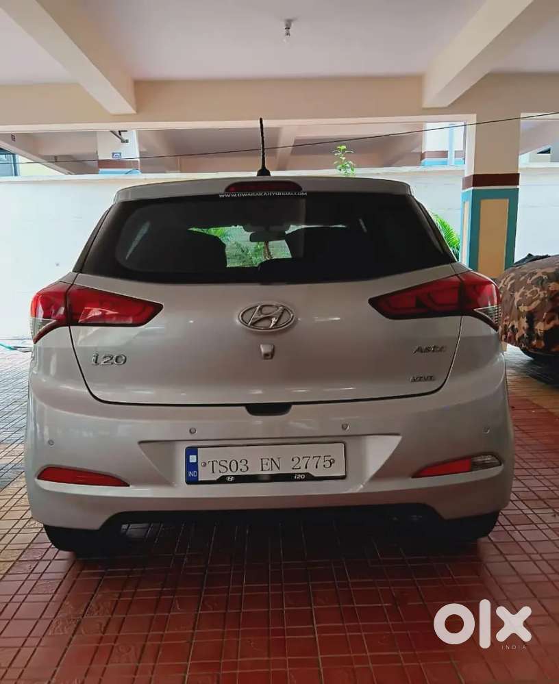 Top End Model Having All Features Push Start,keyless Entry Etc Etc