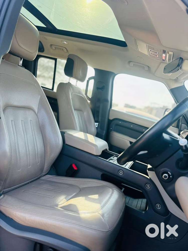 Land Rover Defender 2022 Diesel 33000 Km Driven