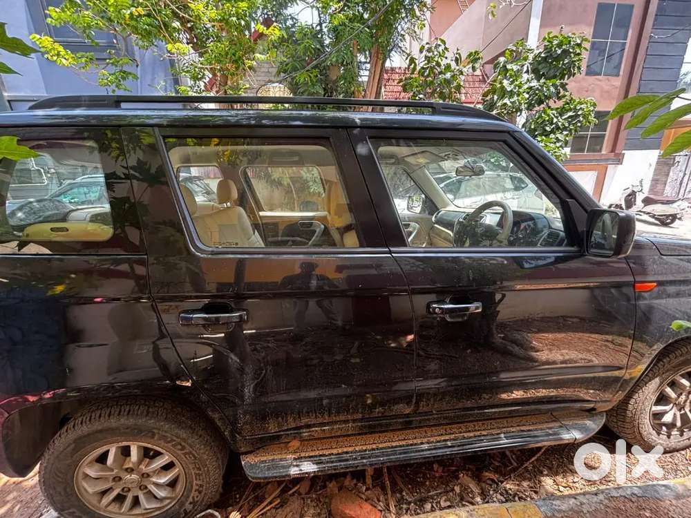 Mahindra Tuv 300 2017